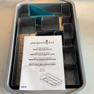 Pampered Chef Gray and Teal Cake Pan Set